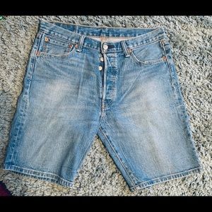 Levi's 5O1 Jean Shorts (sz. 33)